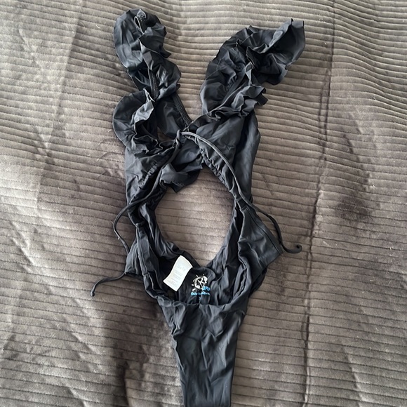 Blue Life Ramba Ruffle One Piece - Picture 4 of 5